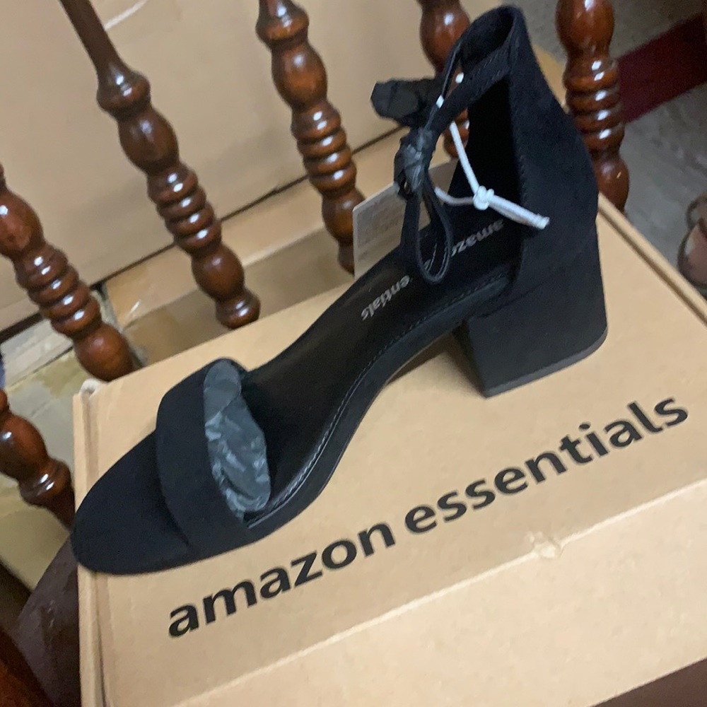 Amazon Essentials black heeled sandals size 8